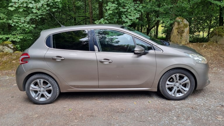 2014 Peugeot 208 1.4 HDi Allure 5dr HATCHBACK Diesel Manual