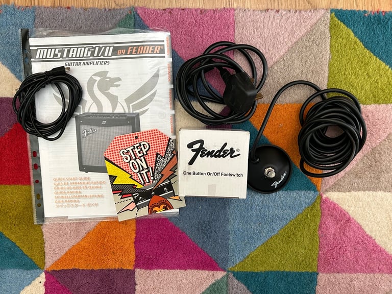 FENDER MUSTANG ll MODELING GUITAR AMPLIFIER 