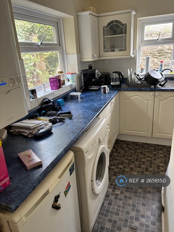 2 bedroom flat in St. Dunstans Terrace, Plymouth, PL4 (2 bed) (#2656150)