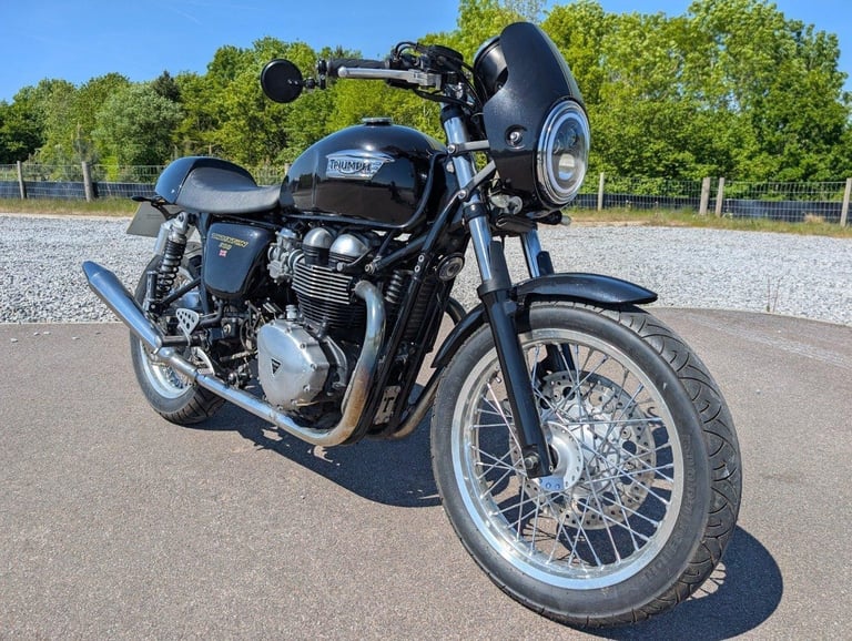 2016 TRIUMPH THRUXTON