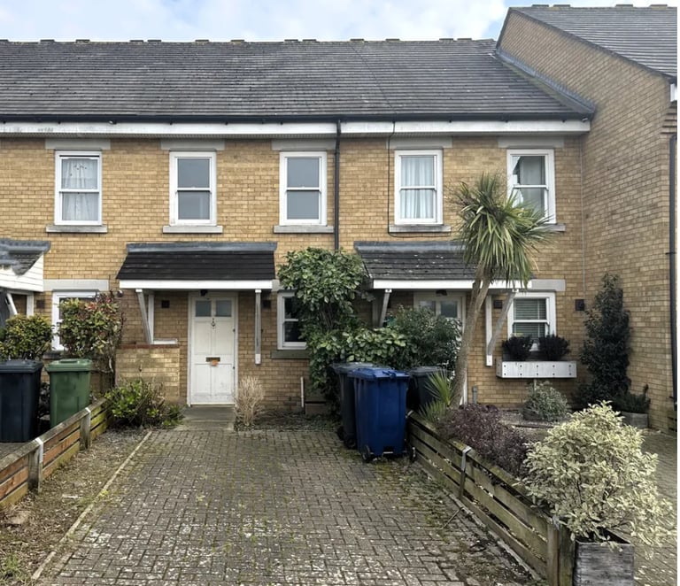 3 BED 2 BATH TOWN HOUSE TO RENT IN NORTHOLT EASTCOTELANE in Northolt