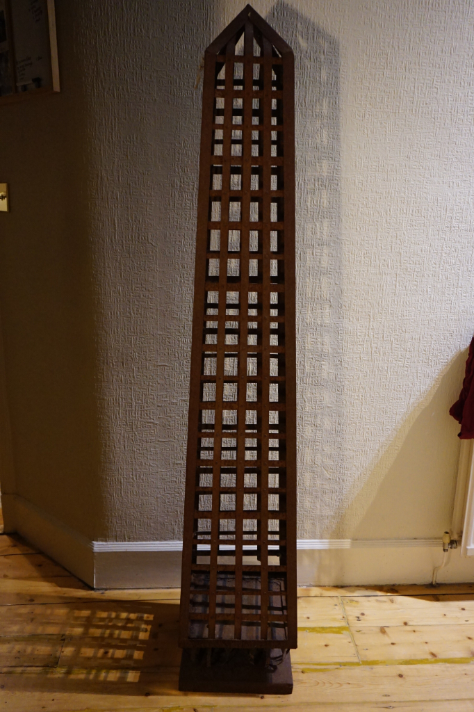 Oblisk, garden ornament