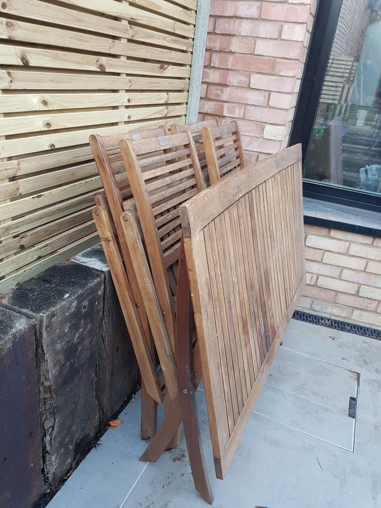 Garden table and 4 chairs