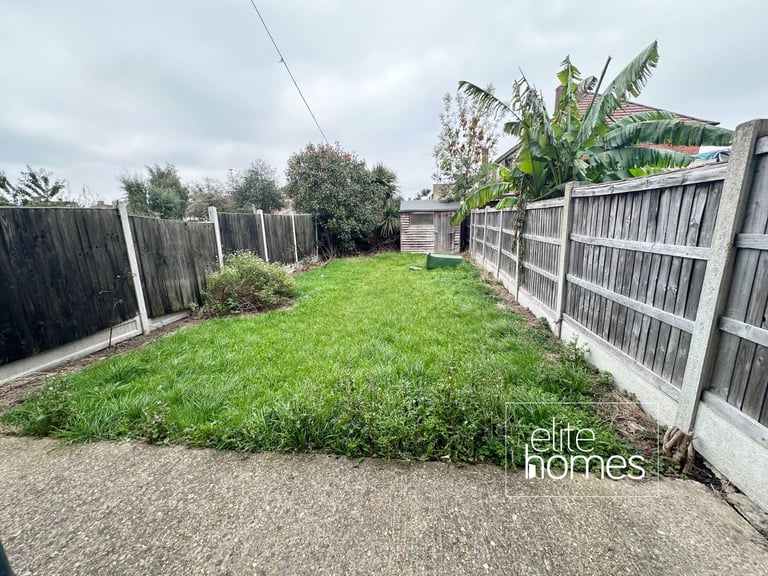 Great condition large 2 bedroom House with private garden in Dagenham, RM8.
