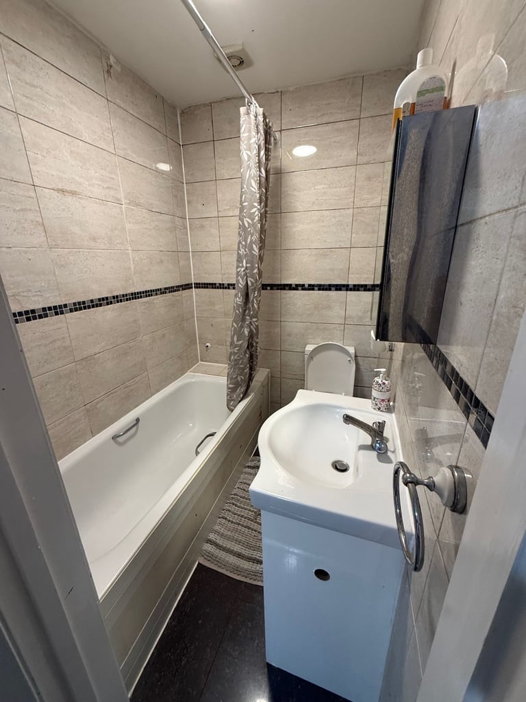 BEAUTIFUL LARGE STUDIO FLAT FOR RENT IN HOUNSLOW CENTRAL