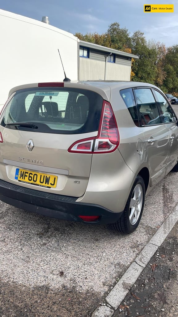 2010 Renault Scenic 1.5 dCi Dynamique TomTom MPV 5dr Diesel Manual Euro 4 (106 ps) MPV Diesel Manual