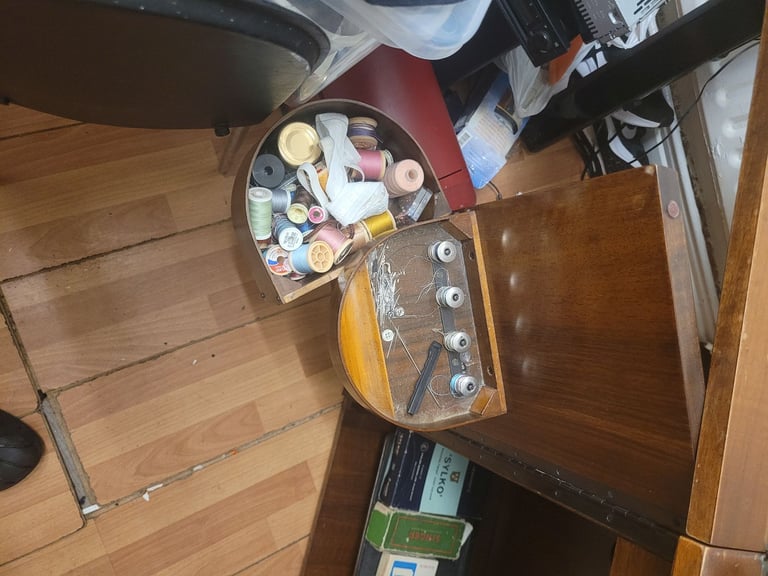 Singer sewing machine 