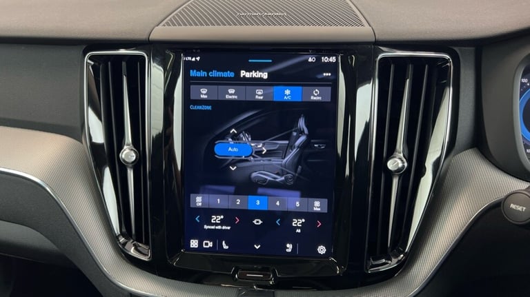 2023 Volvo XC60 2.0 T6 [350] RC PHEV Plus Dark 5dr AWD Geartronic ESTATE PETROL/ELECTRIC Automatic