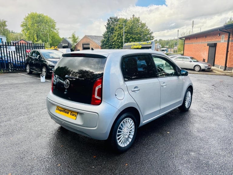 VOLKSWAGEN UP 1.0 High up! 2014