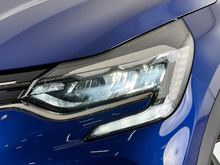 2021 Renault Captur 1.3 TCe Iconic EDC Euro 6 (s/s) 5dr HATCHBACK Petrol Automatic