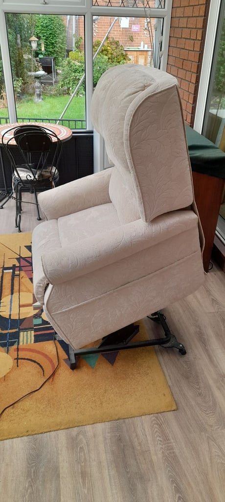 image for Electric Riser Recliner Chair
