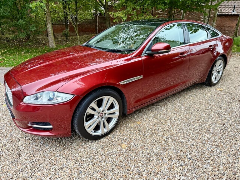 2010 Jaguar XJ 3.0d V6 Premium Luxury 4dr Auto SALOON DIESEL Automatic