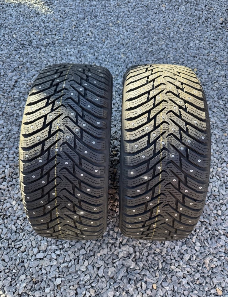 image for Nokian Hakkapeliitta 8 Studded Tyres 225/40/18 92T (Winter, Snow, Ice)