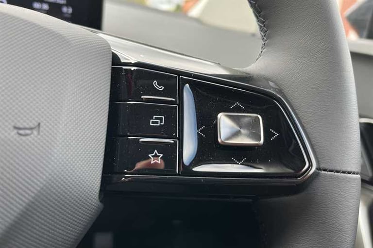 2025 MG MG4 64kWh Trophy Long Range Hatchback 5dr Electric Auto (203 ps) Hatchback Electric Autom...