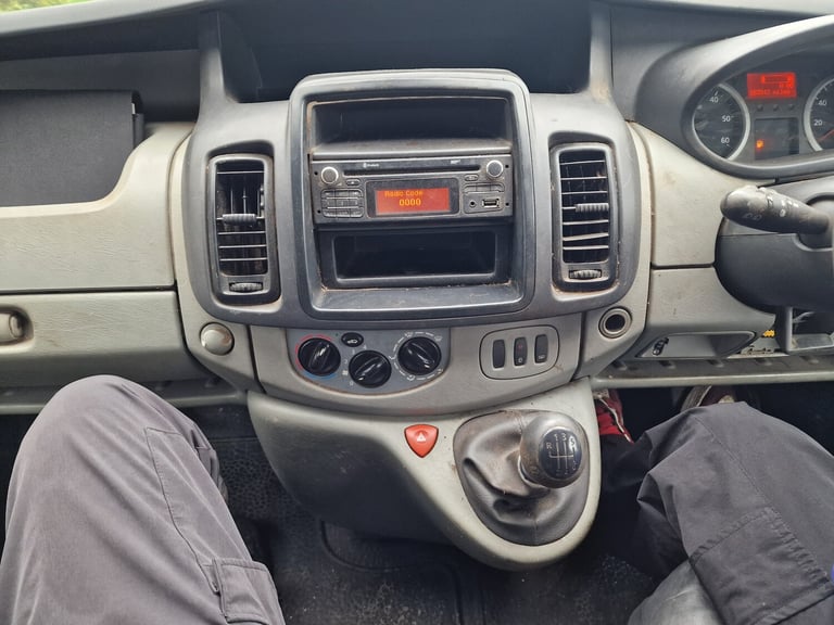 2013 Renault Trafic Blue MWB  Drives Perfect  12mth MOT  160k miles