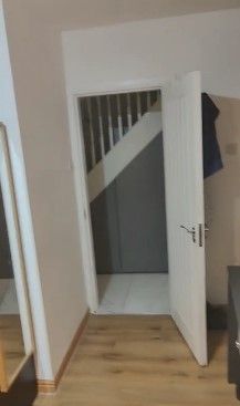 Double Room to Rent in Warbank Crescent, Croydon CR0. Only for singles. Bills included.