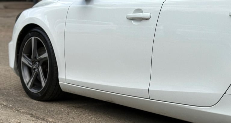 2015 Volvo V40 1.6 D2 R-Design Powershift Euro 5 (s/s) 5dr Diesel