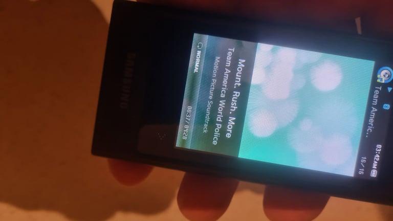 Samsung yp-p3 8gb mp3 player. Must Read carefully. 