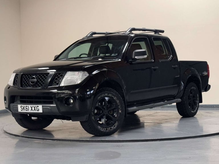 2011 Nissan Navara Double Cab Pick Up Tekna 2.5dCi 190 4WD PICK UP DIESEL Manual