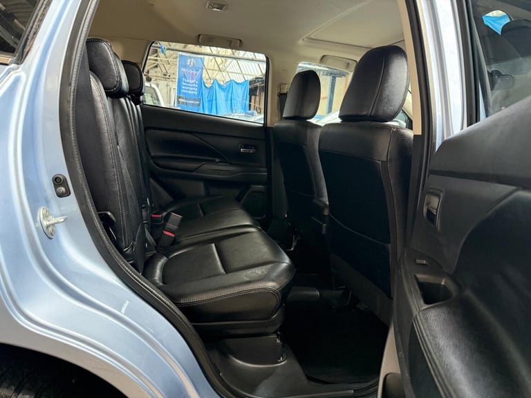 MITSUBISHI OUTLANDER 2.0 h 12kWh GX4h FULL SERVICE HISTORY MOST FROM MAIN