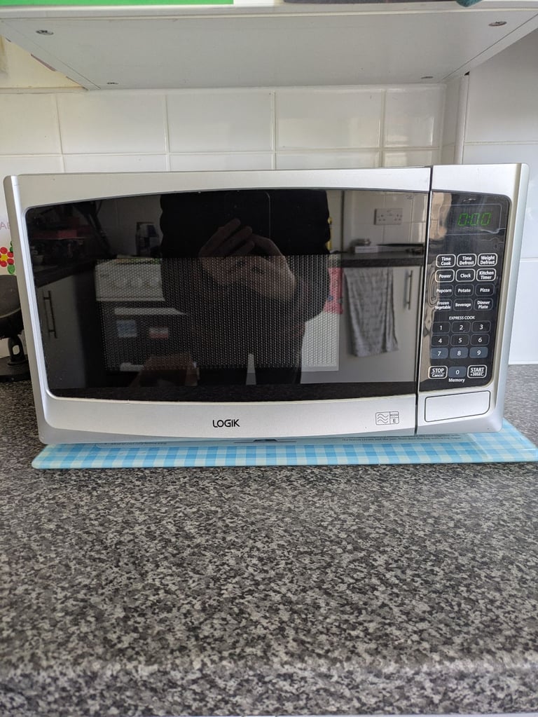 image for Logik Microwave 800W 