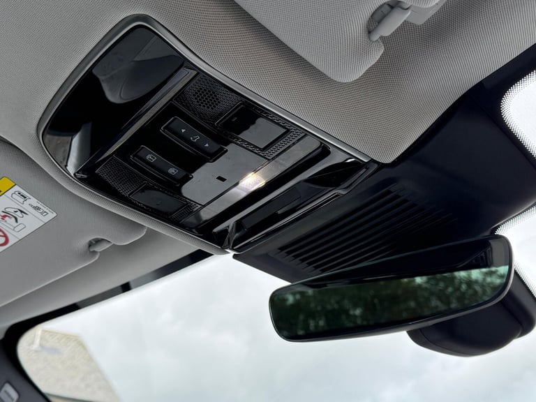 2023 Land Rover Range Rover Sport 3.0 D300 MHEV Dynamic SE SUV 5dr Diesel Auto 4WD Euro 6 (s/s) (...