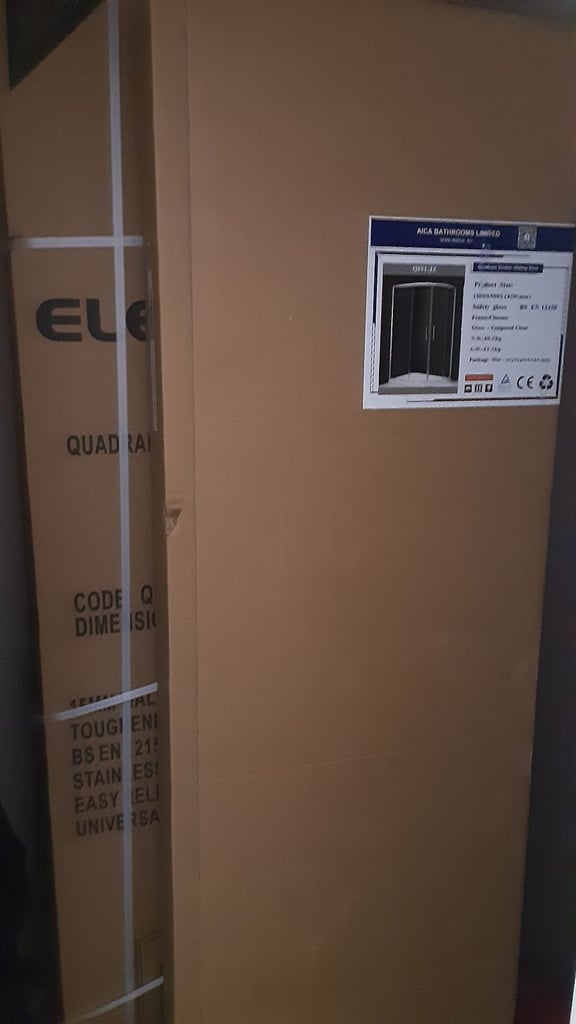 image for 900mm x 900mm Quadrant Shower Enclosure with Tray