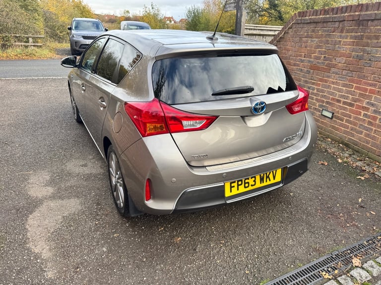 2013 Toyota Auris 1.8 VVTi Hybrid Excel 5dr CVT Auto HATCHBACK Petrol/Electric Hybrid Automatic