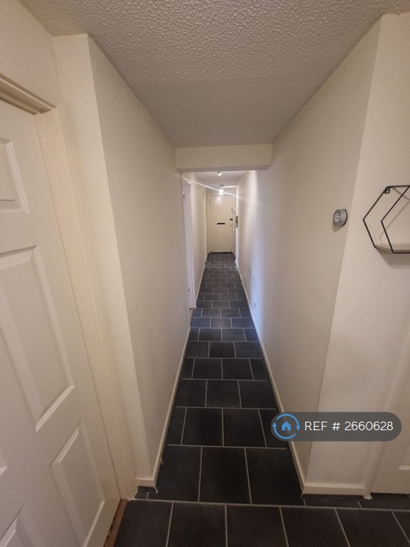 3 bedroom flat in Eastfield Road, Glasgow, G21 (3 bed) (#2660628)
