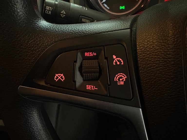 2014 Vauxhall Astra 1.4 16v Design Euro 5 5dr HATCHBACK Petrol Manual