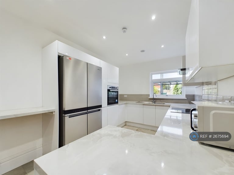 5 bedroom house in Rawden Place, Cardiff, CF11 (5 bed) (#2675694)