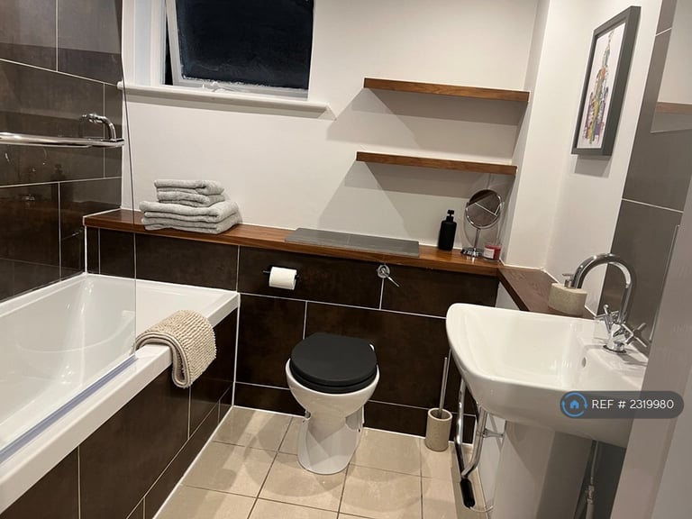 2 bedroom flat in Liverpool, Liverpool, L17 (2 bed) (#2319980)
