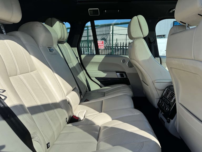 2014 Land Rover Range Rover 4.4 SDV8 Vogue 4dr Auto ESTATE DIESEL Automatic