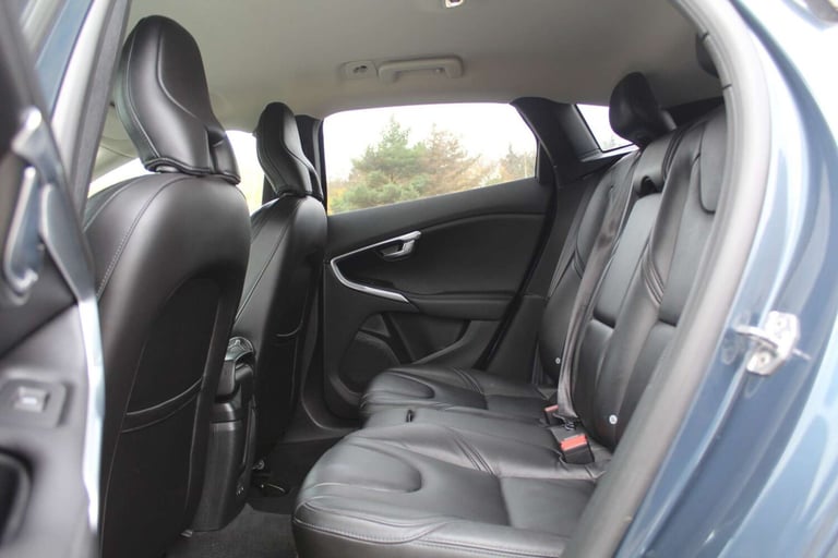 2019 Volvo V40 D3 [4 Cyl 152] Inscription Edition 5dr Geartronic HATCHBACK DIESEL Automatic