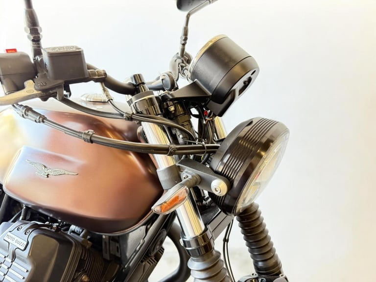 2020 Moto Guzzi V7 744 III Stone Night Pack Euro 4
