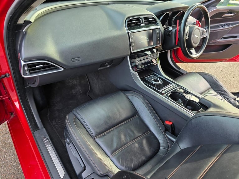 2017 Jaguar XE 2.0d Prestige Auto Euro 6 (s/s) 4dr Saloon Diesel Automatic