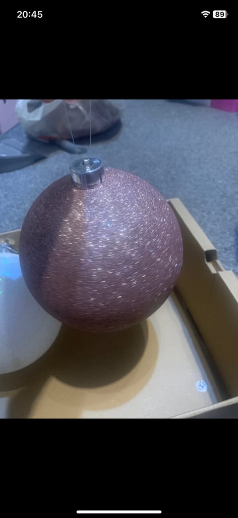 NEW SET OF 2 LARGE CHRISTMAS TREE BAUBLES IN PINK & WHITE GLITTER