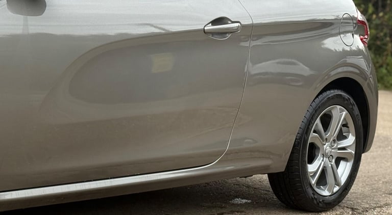2015 Peugeot 208 1.2 VTi PureTech Allure Euro 5 3dr Petrol