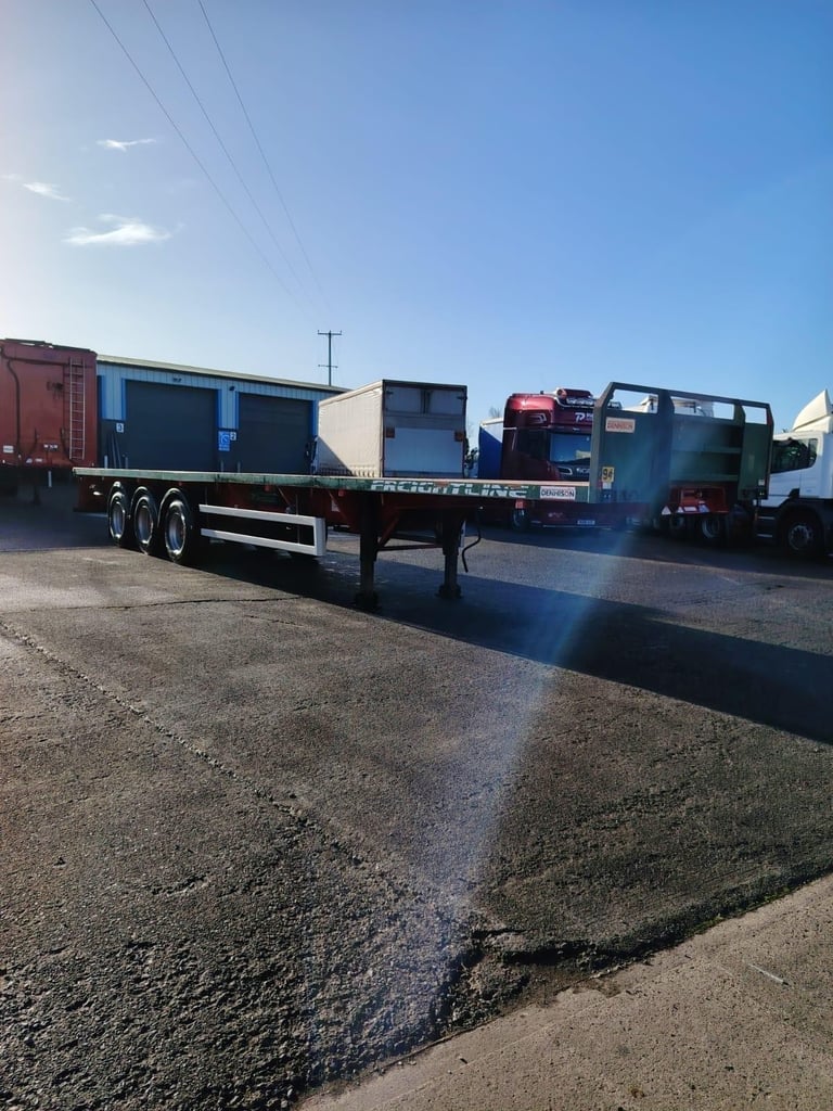 Flat trailer Dennison drum brakes Extendable Other