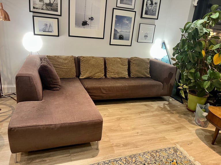 Corner sofa with chaise 
