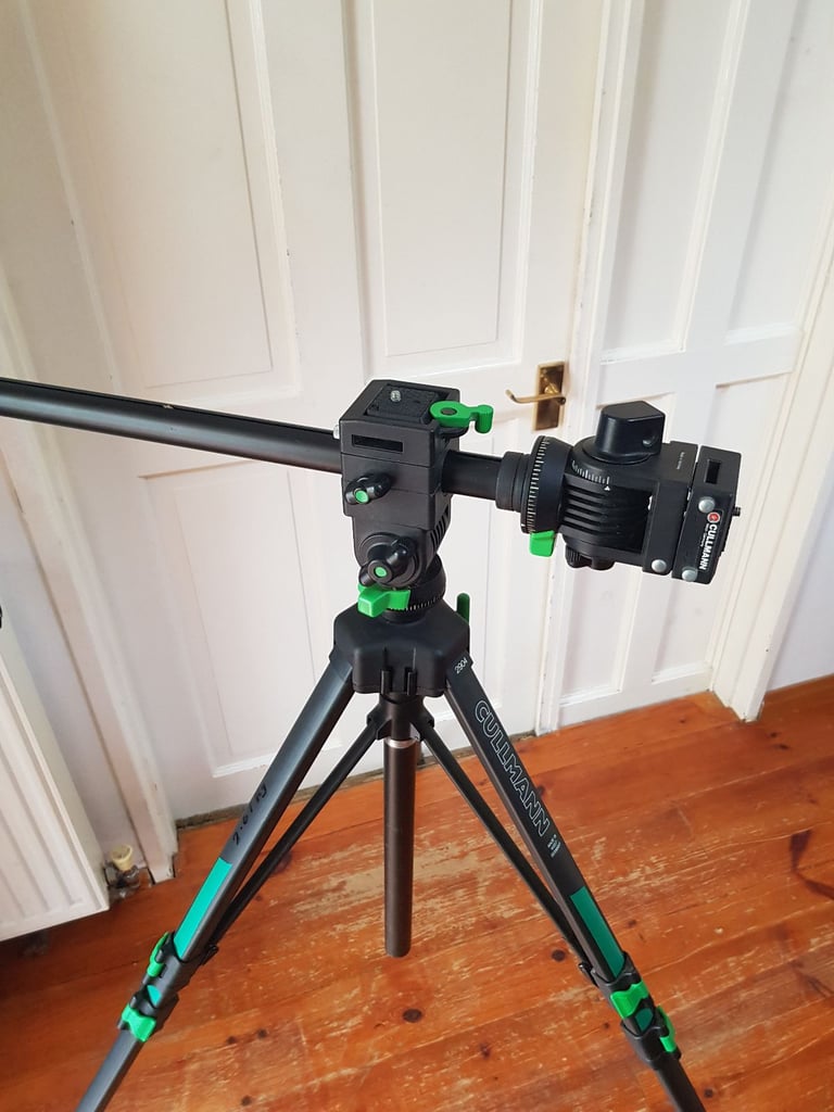 Cullman 2904 Aluminum Camera / Video tripod stand - double mounts - up to 200cm