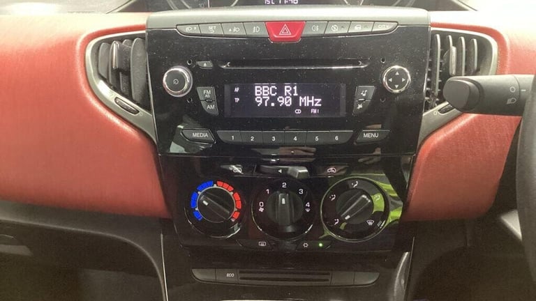 2013 Chrysler Ypsilon 0.9 TwinAir Black and Red 5dr HATCHBACK PETROL Manual