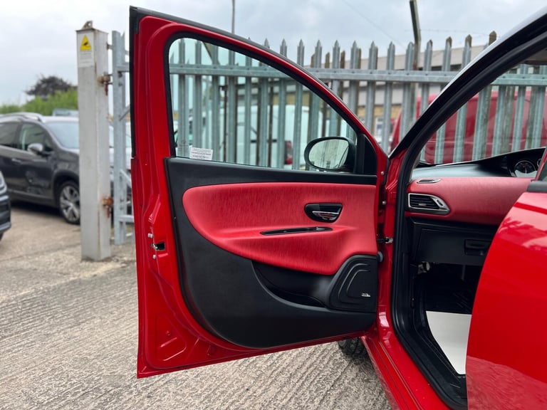 2012 Chrysler Ypsilon 1.2 Black and Red 5dr HATCHBACK PETROL Manual