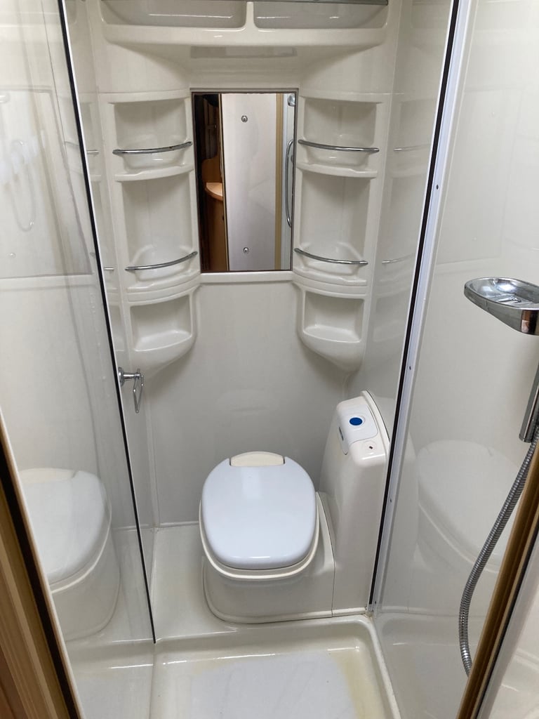 Coachman VIP 430/4 Fixed Bed