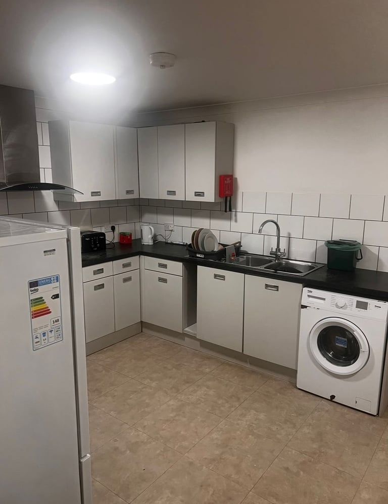 Spacious and Cosy Double Room for Rent in - CO4 3NX