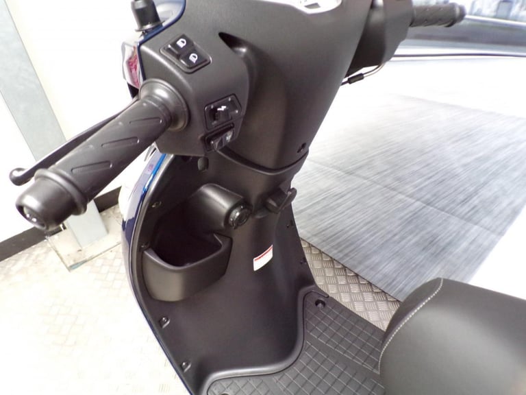 2025 SUZUKI ADDRESS 125 SCOOTER WITH L PLATES FITTED