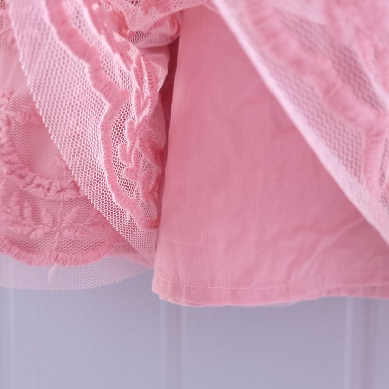 Next Girls Lace Lined Skirt. Ideal in Winter & Parties/Weddings Age 5 -6 New.