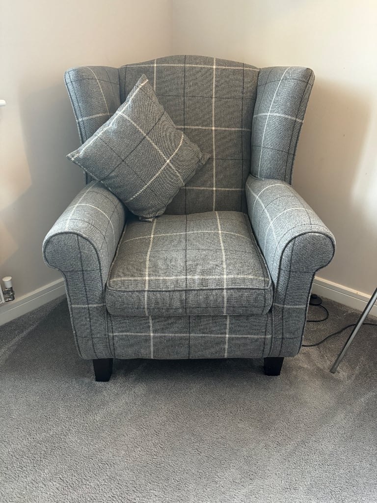 Gumtree accent chair hotsell