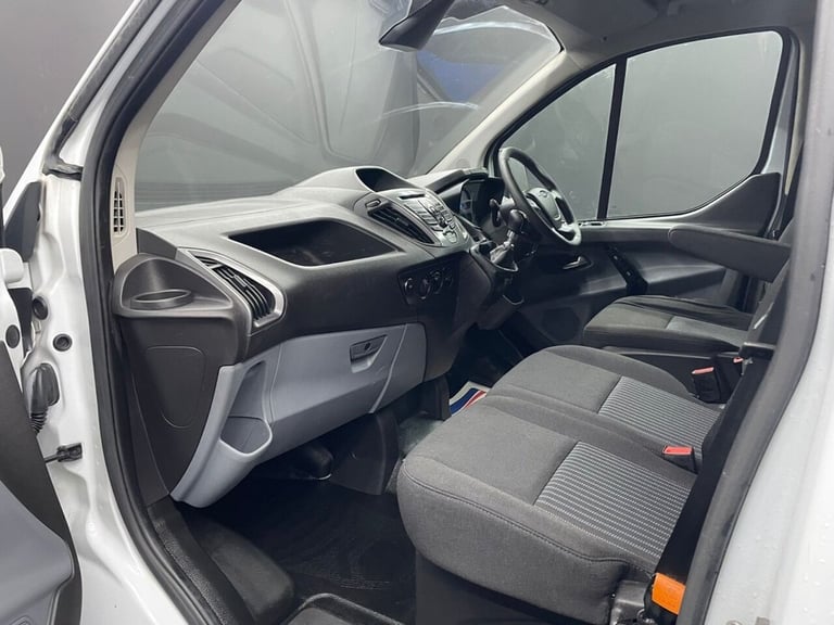 2015 Ford Transit Custom 2.2 TDCi 125ps Low Roof Trend Van PANEL VAN DIESEL Manual