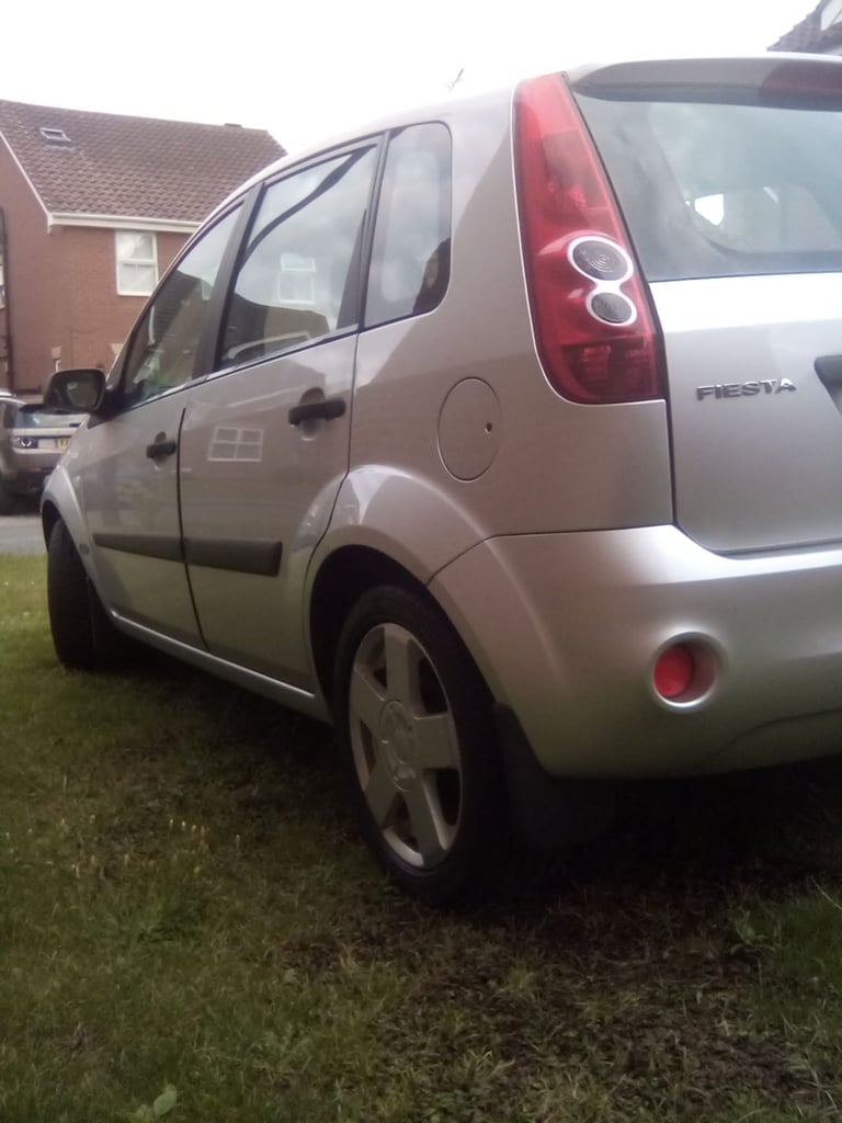 FORD FIESTA 1.25 ZETEC CLIMATE ONLY 64K MILES OFFERS INVITED 